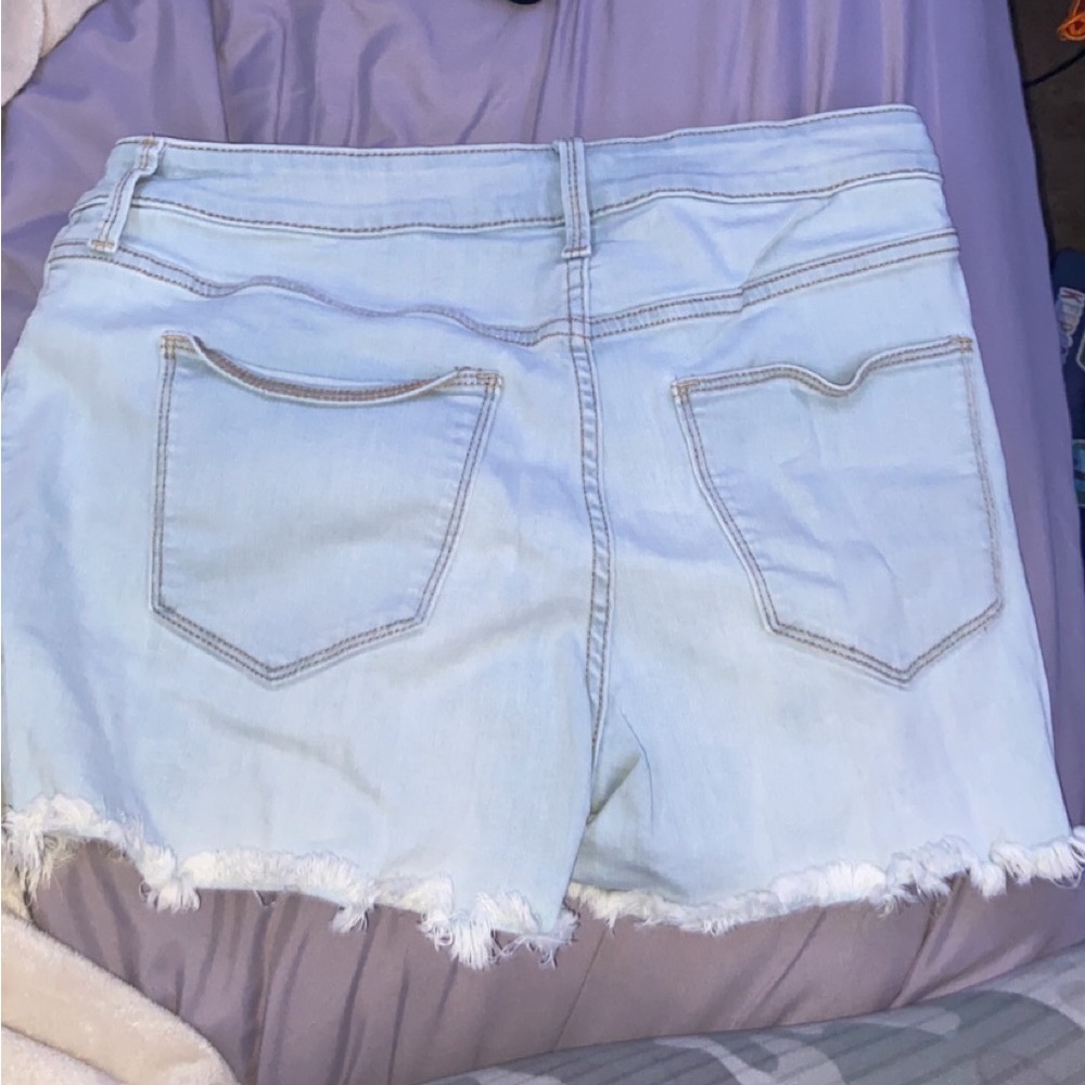 Universal Thread High Rise Shorts - Picture 2 of 4